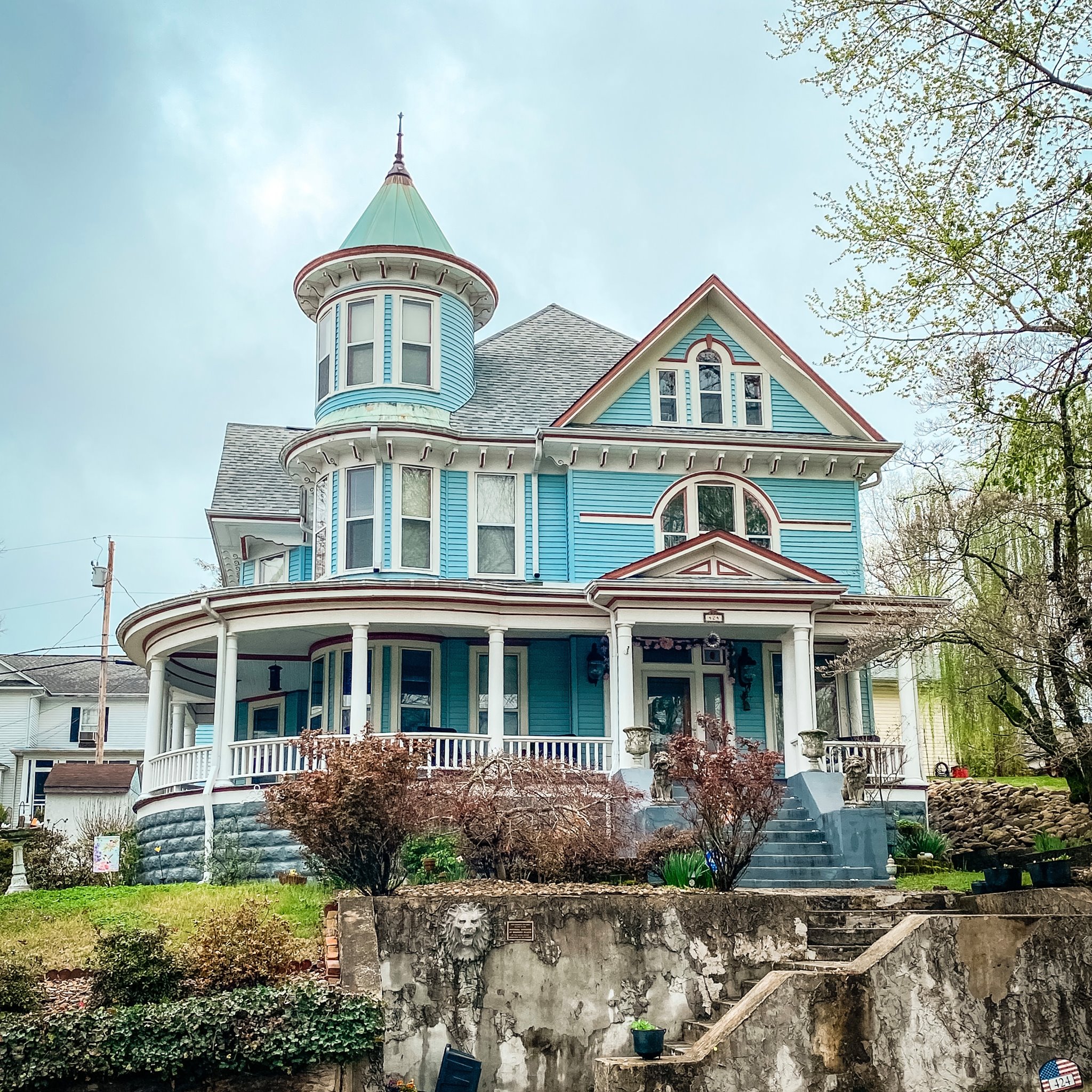 Gorgeous Queen Anne in Harriman