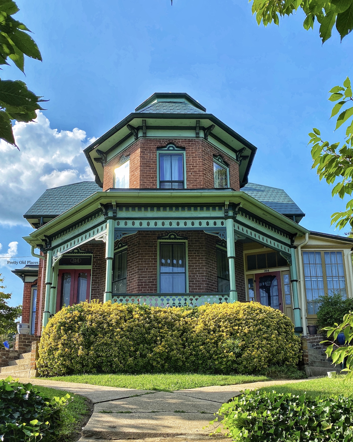 1860s Victorian in Jonesborough